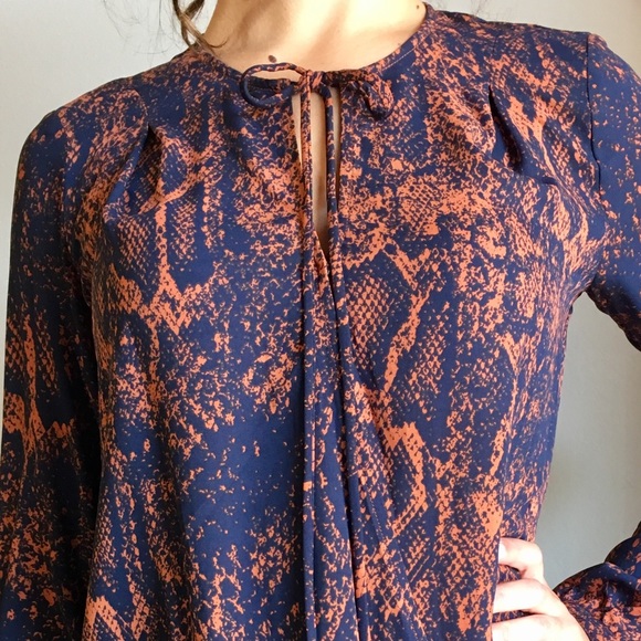 NWT CAbi Blouse Animal Print Top Surplus Wrap - Picture 5 of 7